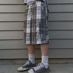 Quiksilver Y2K Plaid Cargo Shorts Baggy Grey Checkered Surf Skate Mens 36